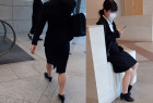 就活生追いかけてたらたまたまエスカレーターに乗ったのでスカート突っ込みでP見ちゃいました