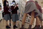 学校のアイドル3人をローアングル撮影